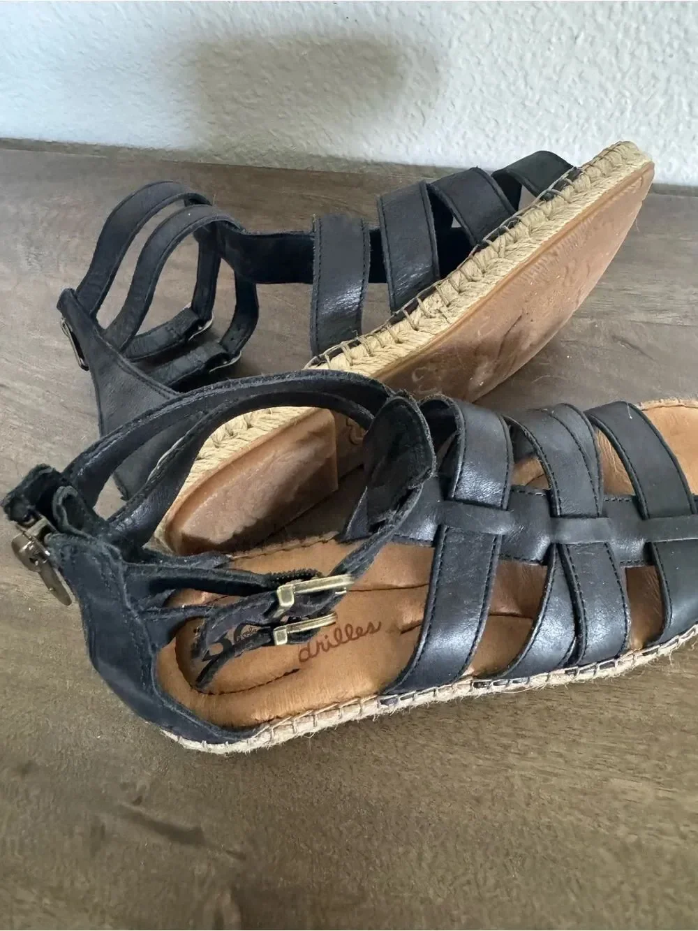 Born Espadrille Gladiator Black Leather Sandals 8